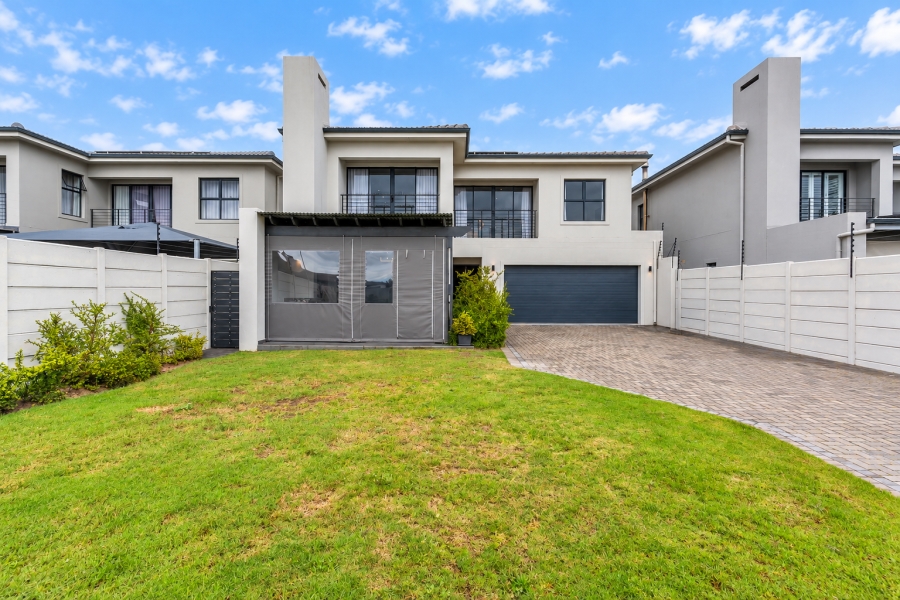 4 Bedroom Property for Sale in Parklands North Western Cape